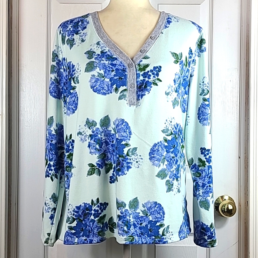 Lacey Chabert Floral Sweater